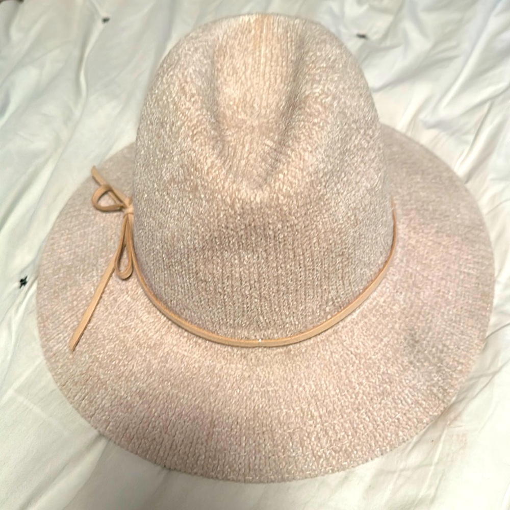 Cute fedora.  It’s fadorable!